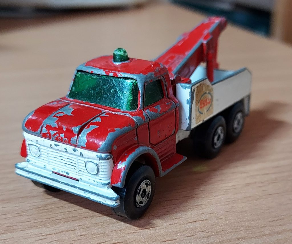 Matchbox No. 71 Ford Heavy Wreck Truck Wrecked